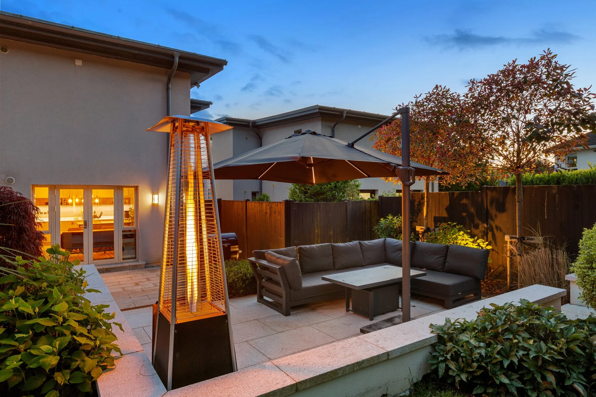 Exterior photo 7