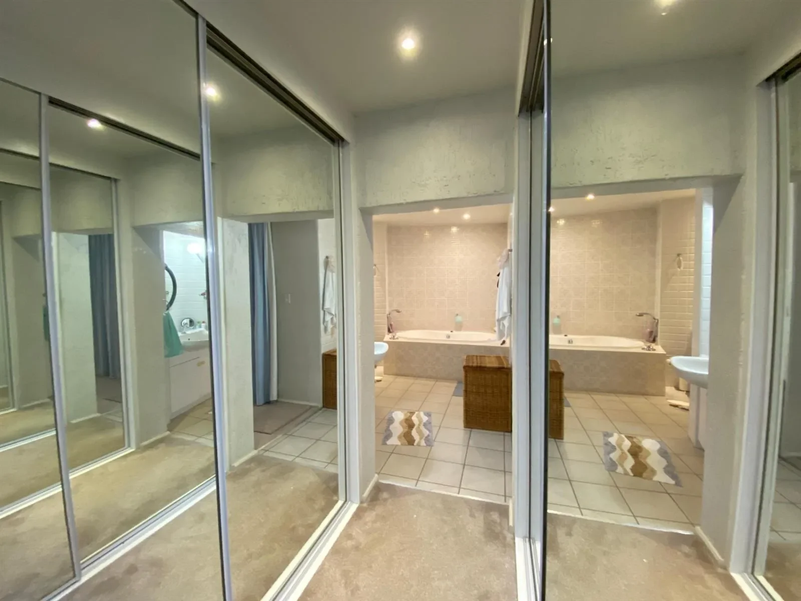 Gallery photo 8
