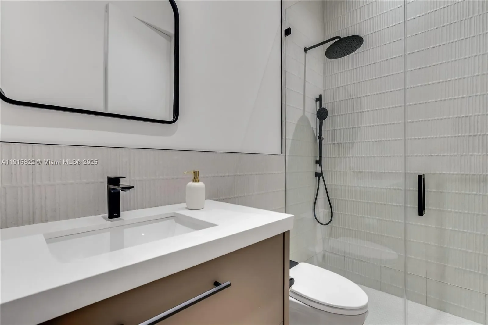 9045 Hawthorne Ave, Bal Harbour, Florida, United States. - Photo 33