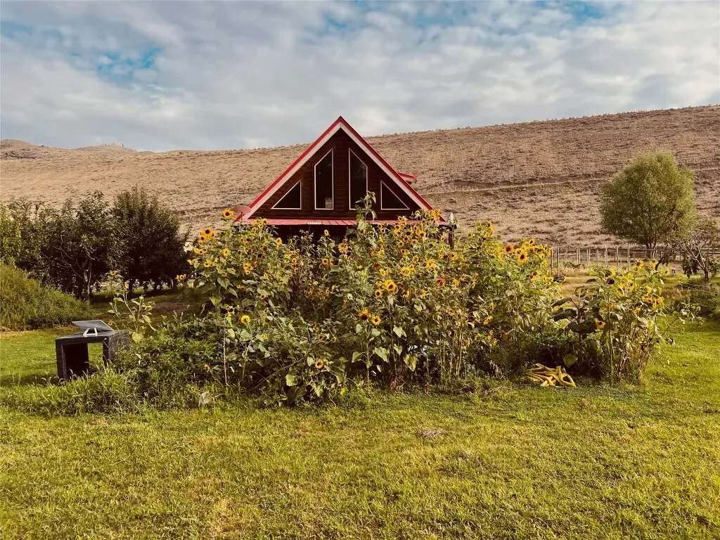 Exterior photo 5