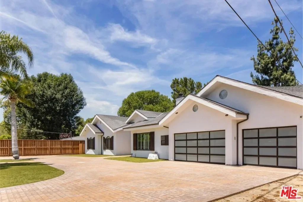 22623 Califa Street, Los Angeles, California, United States. - Photo 25