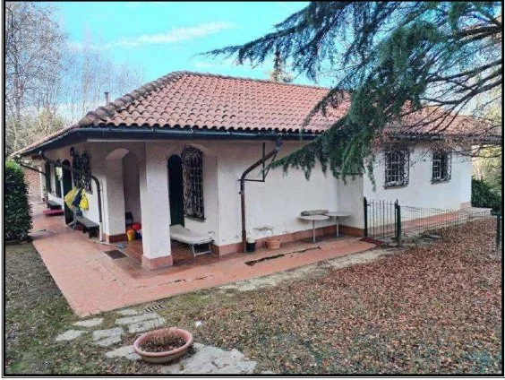 Exterior photo 3
