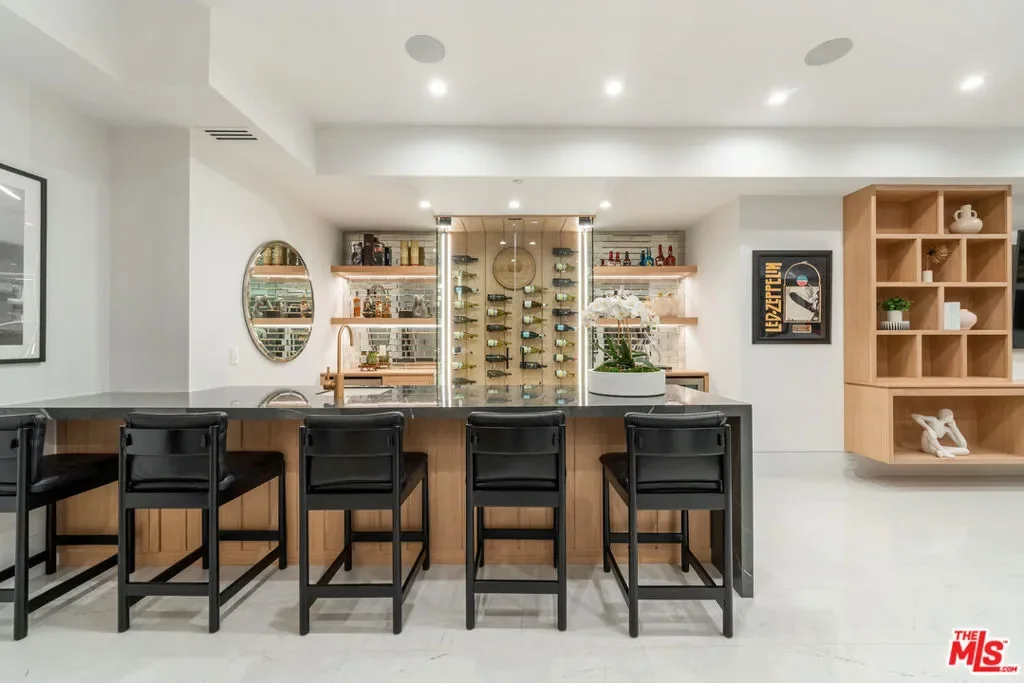 17228 Otsego Street, Los Angeles, California, United States. - Photo 13