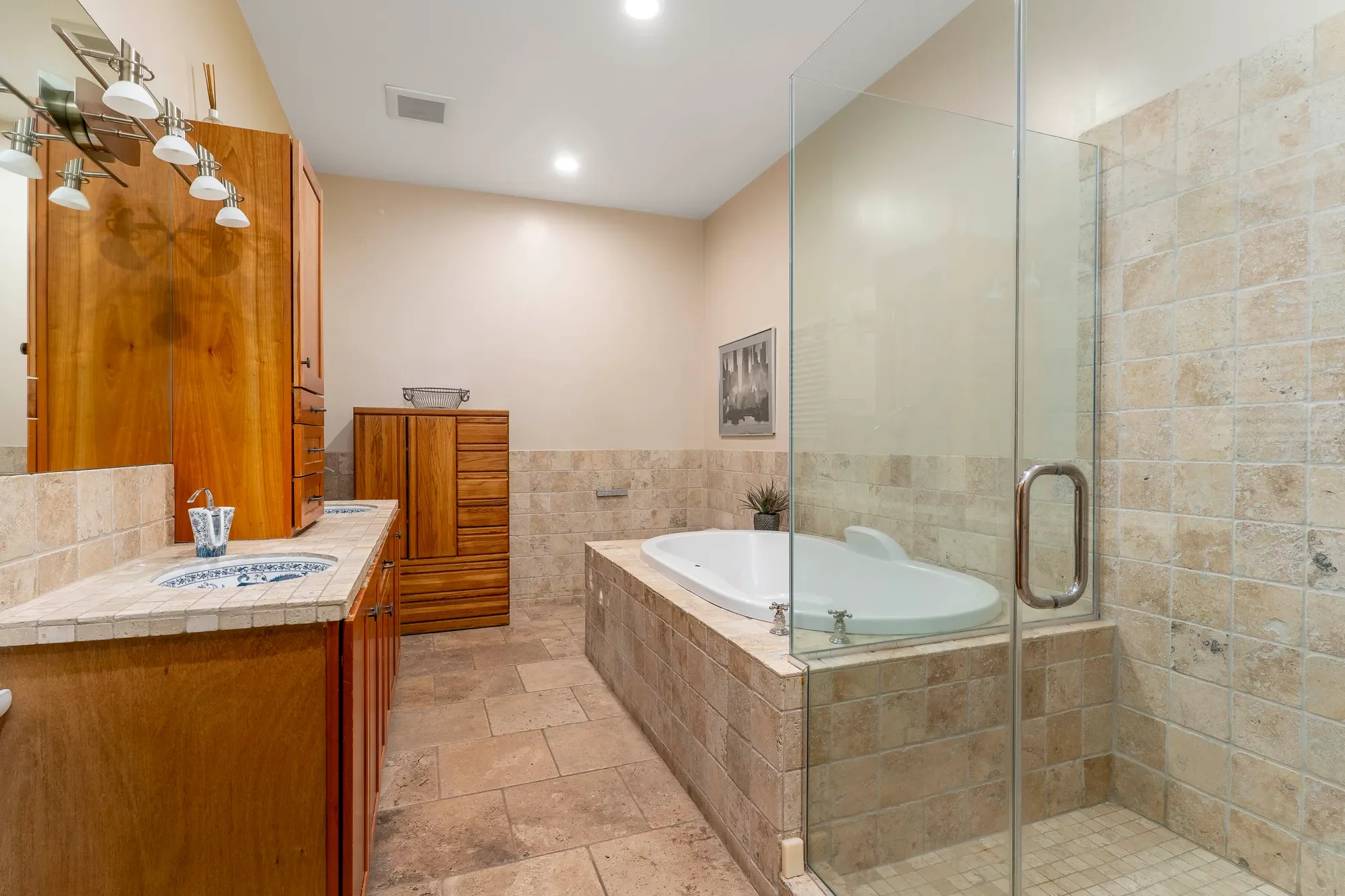 5653 Shirley Avenue , Tarzana, CA 91356, Los Angeles, California, United States. - Photo 31