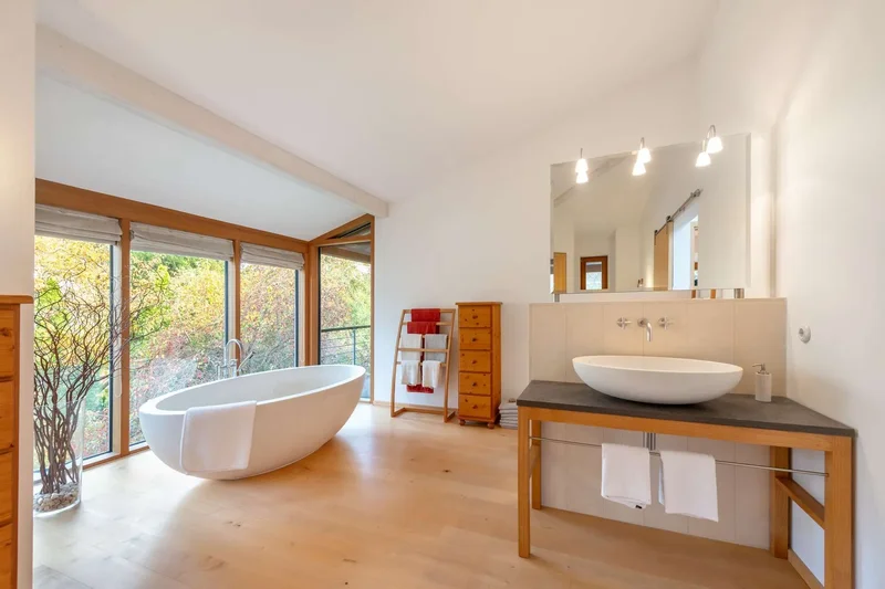 Sustainable, healthy living and full of light in a natural location: individual home with feel-good