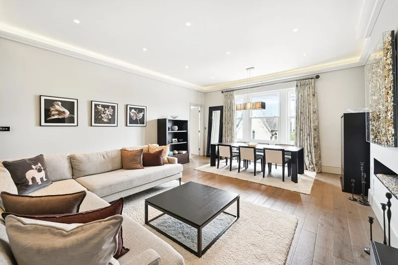 Flat Apartment, Phillimore Place, Kensington, London