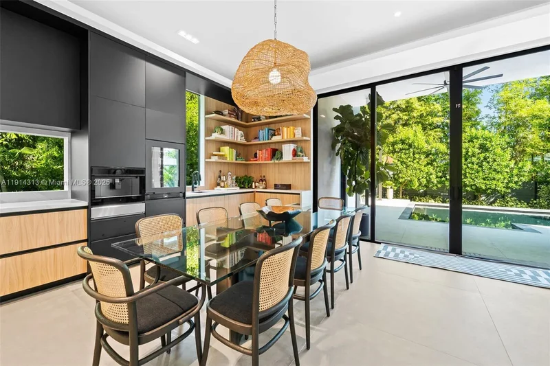 8625 NE 10th Ave, Miami, Florida, United States. - Photo 9