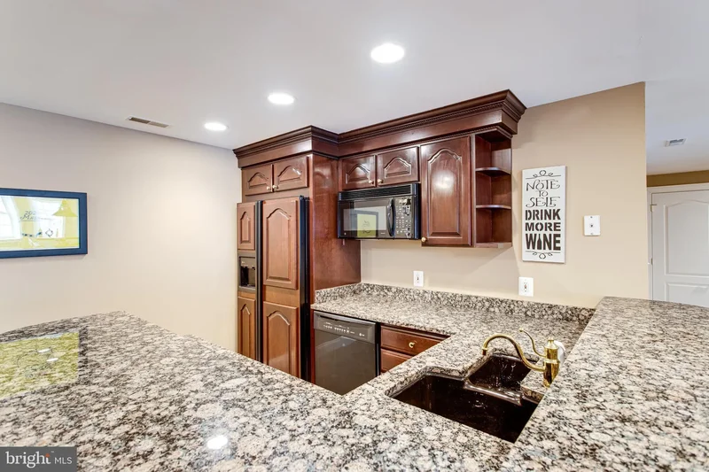 891 CHINQUAPIN RD, McLean, Virginia, United States. - Photo 61