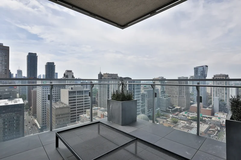 50 Yorkville Ave  2503/2504, Toronto, ON M4W 0A3, Toronto, Ontario, Canada. - Photo 15