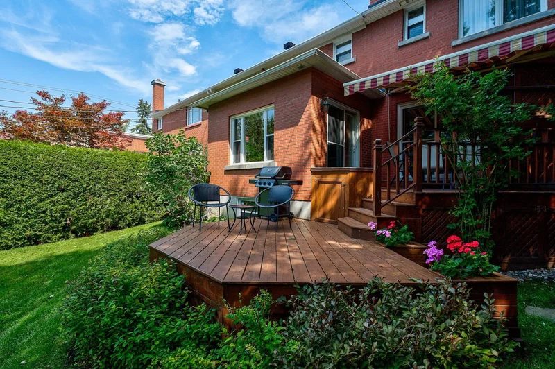 19 Av. Lazard, Mount Royal, Quebec, Canada. - Photo 17