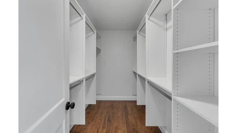 44 N Woodhull Road, Halesite, New York, United States. - Photo 18