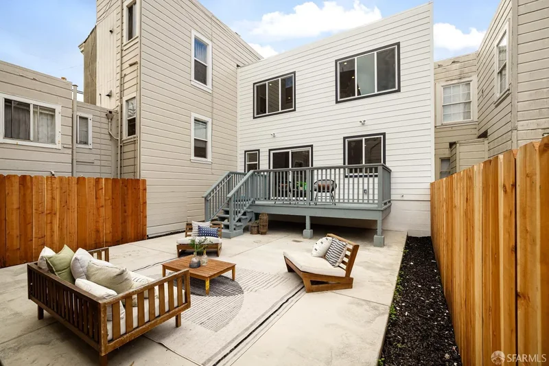 3 Bedrooms Single Family Detached