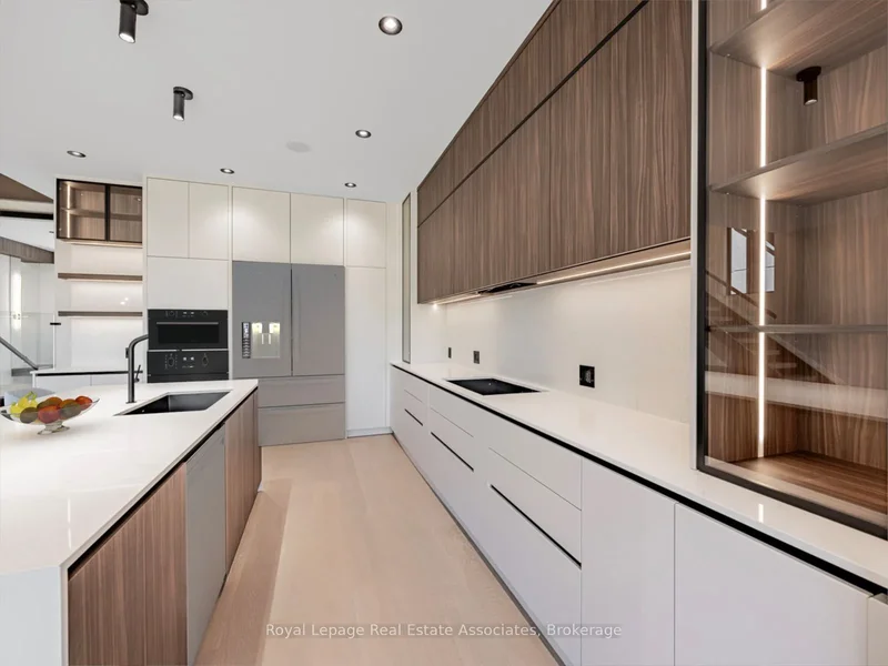 953 Halliday Avenue, Mississauga, ON L5E 1P4, Mississauga, Ontario, Canada. - Photo 4