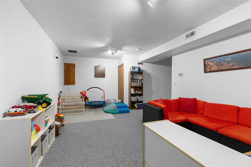 14306 Yenne Point Road, Bigfork, Montana, United States. - Photo 12