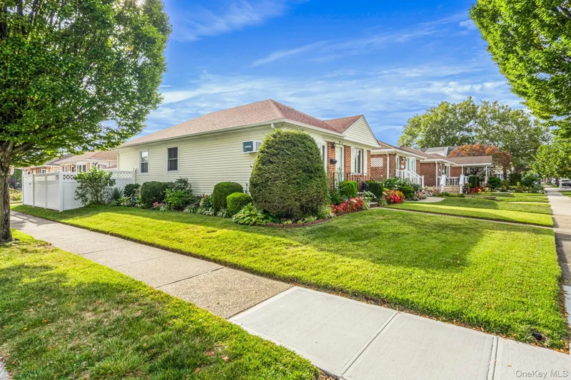 23-03 154th Street , Whitestone, NY 11357, New York, New York, United States. - Photo 10