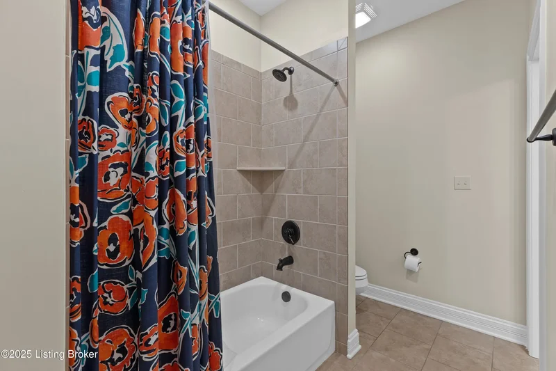 17004 Persimmon Wood Trail, Fisherville, KY 40023, Watterson Park, Kentucky, United States. - Photo 73