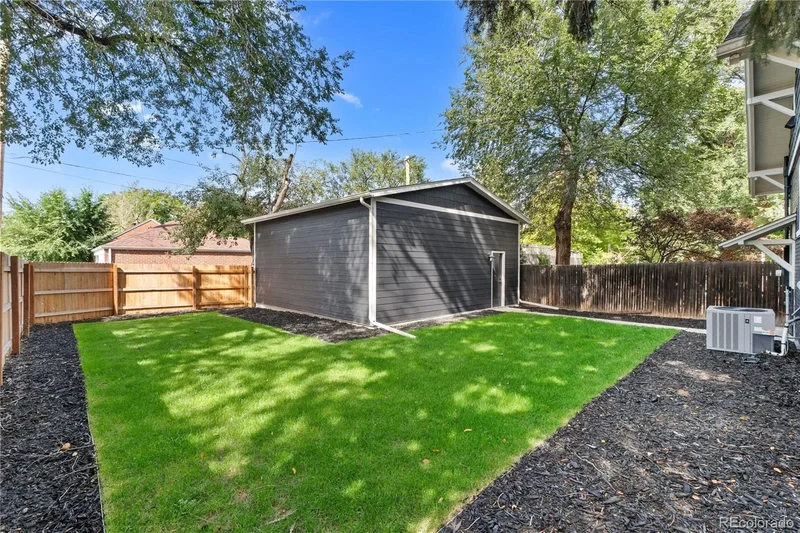 805 Elm Street, Denver, Colorado, United States. - Photo 25
