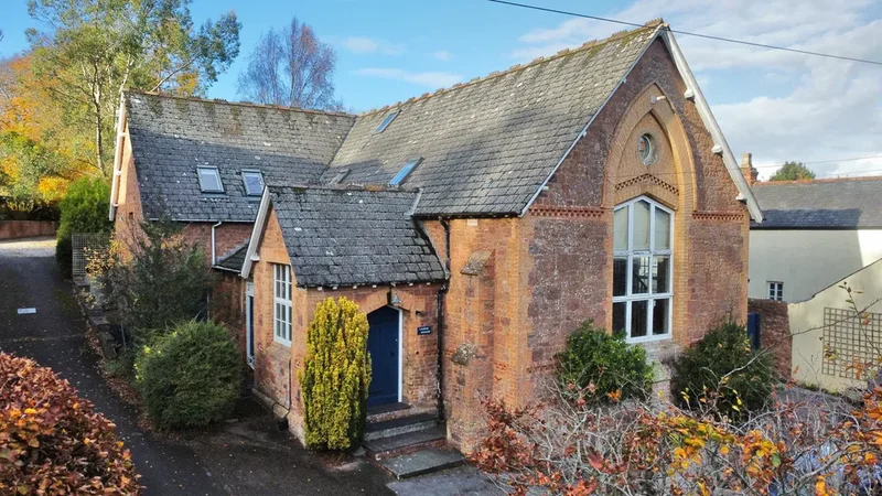 Believed to date back to the early 1800s, Lambe House is a beautifully converted former Victorian sc