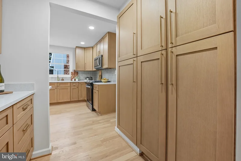 10431 Headly Ct, Fairfax, VA 22032, Fairfax, Virginia, United States. - Photo 72