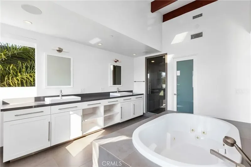 2618 Cove Street, Newport Beach, California, United States. - Photo 37