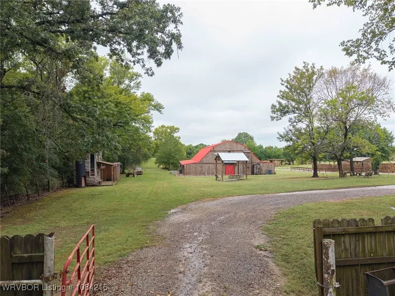 1820 Oak Grove Road, Van Buren, AR 72956, Van Buren, Arkansas, United States. - Photo 39