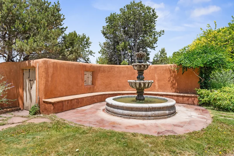61 Calle San Martin , Santa Fe, NM 87506, Santa Fe, New Mexico, United States. - Photo 10