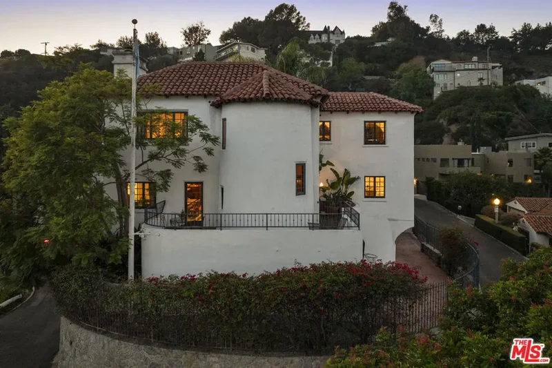 2801 Belden Drive, Los Angeles, California, United States. - Photo 30