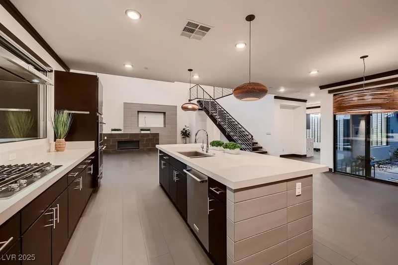 917 Vegas View Drive, Henderson, Nevada, United States. - Photo 15