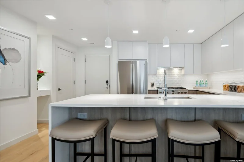 218 Middle Neck Road, #108, Great Neck, New York, United States. - Photo 12