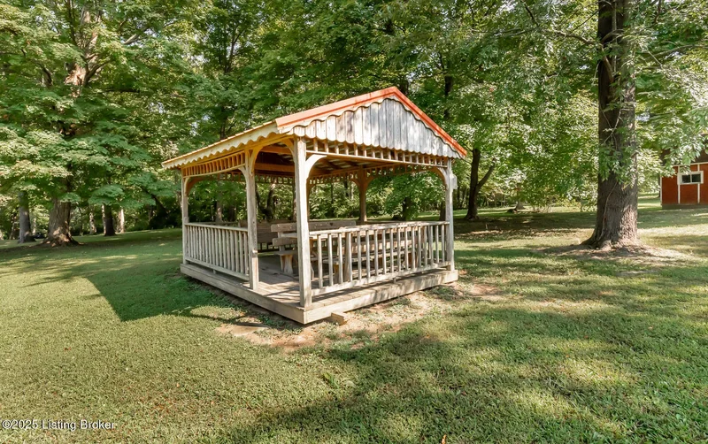 3519 Chenoweth Run Rd, Louisville, KY 40299, Watterson Park, Kentucky, United States. - Photo 30