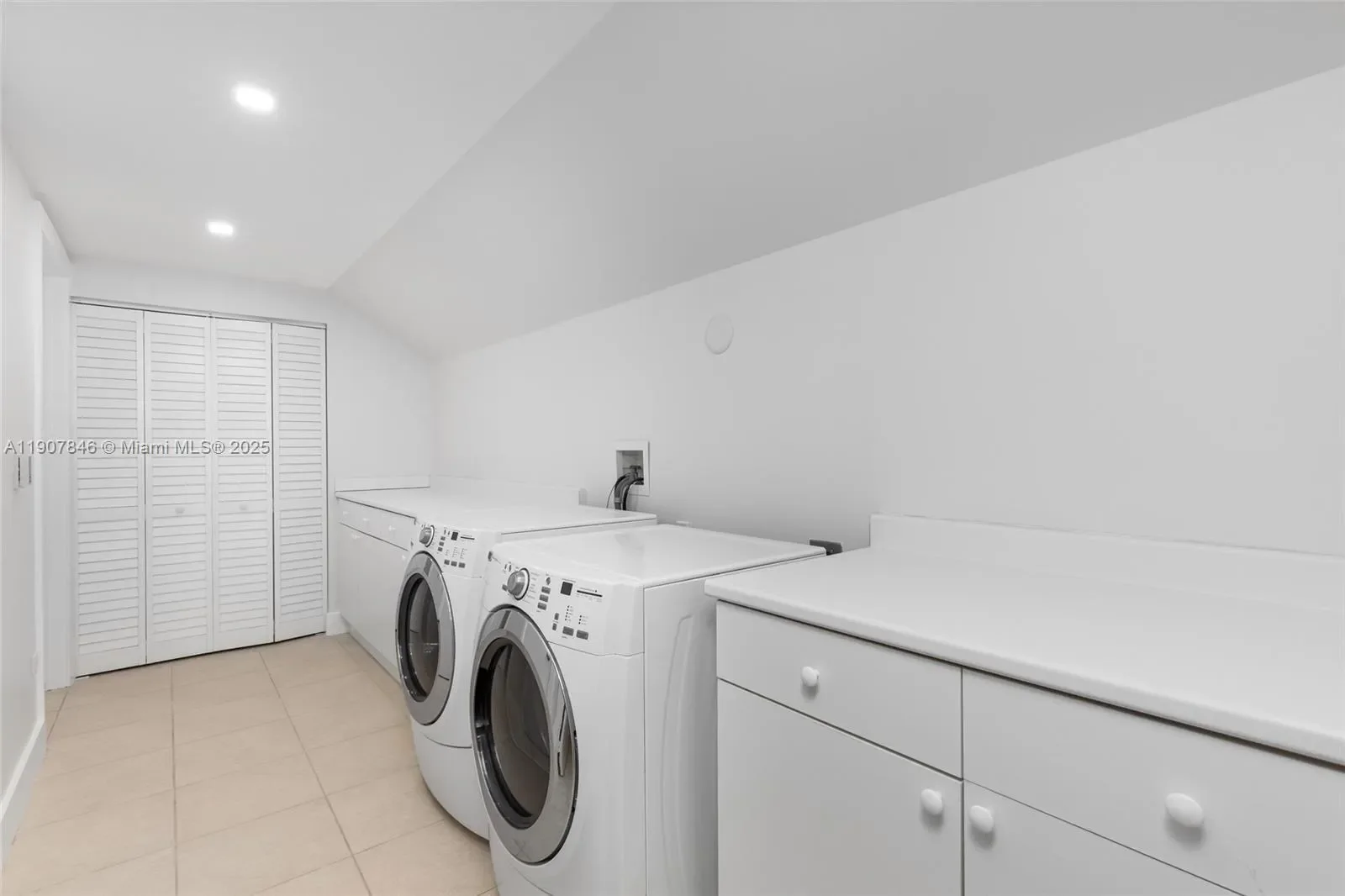 808 Brickell Key Dr 3901, Miami, Florida, United States. - Photo 28