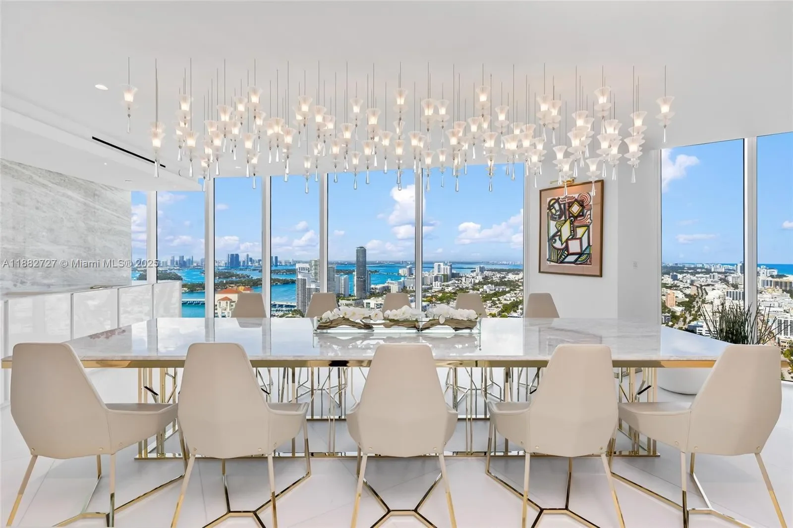 300 S Pointe Dr PH-5, Miami Beach, Florida, United States. - Photo 8
