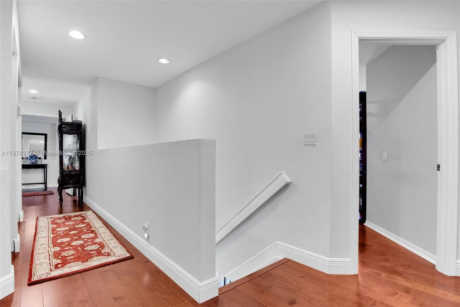 1242 Peregrine Way, Weston, Florida, United States. - Photo 25
