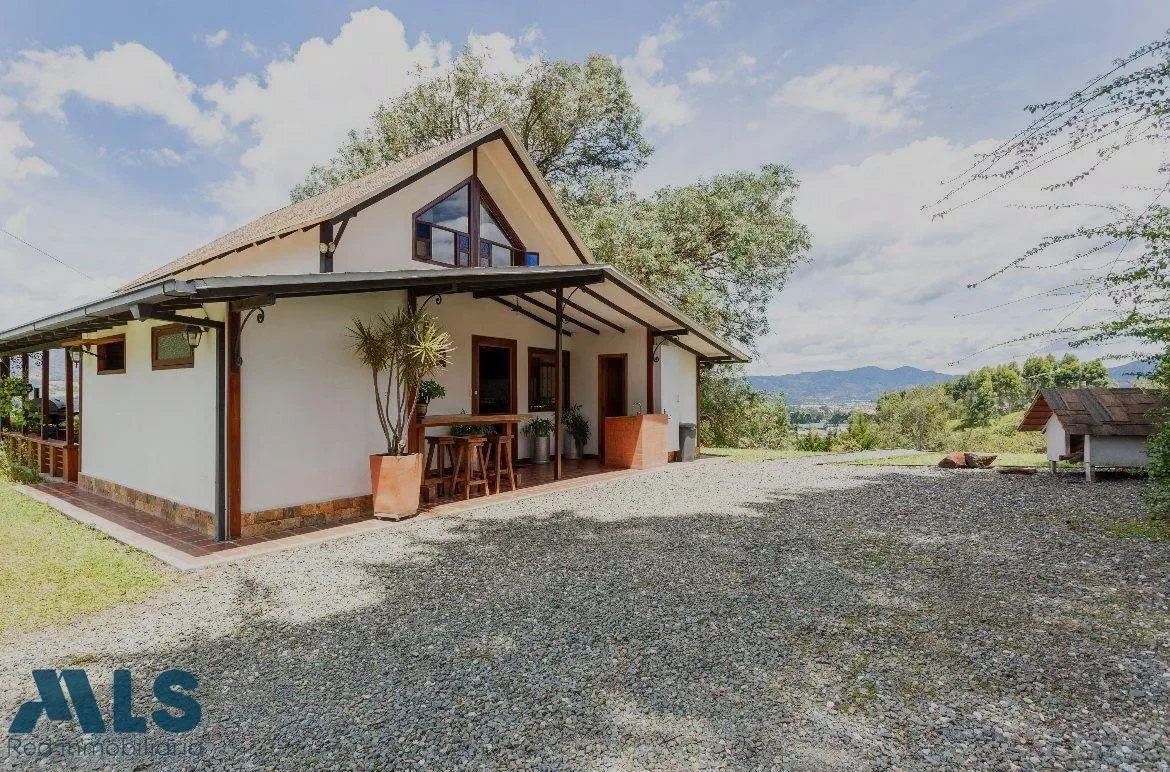 Exterior photo 10