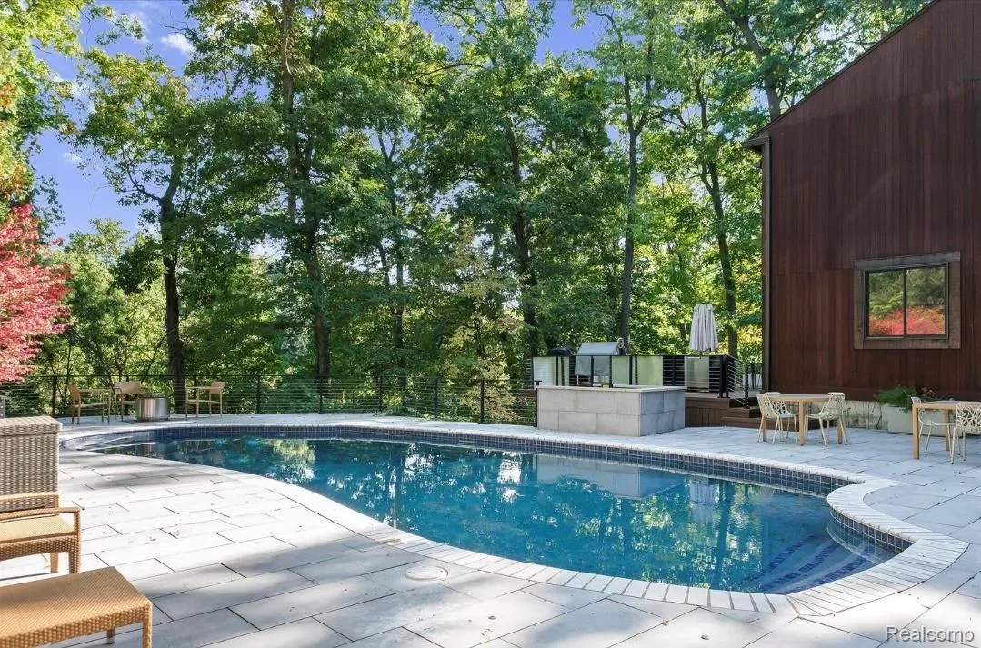 7371 Lindenmere Drive, Bloomfield Hills, MI 48301, Bloomfield Hills, Michigan, United States. - Photo 2