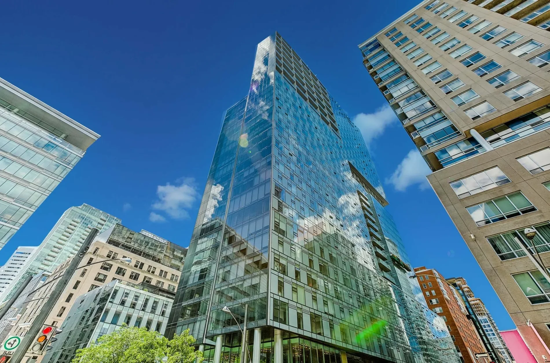 Exterior photo 6