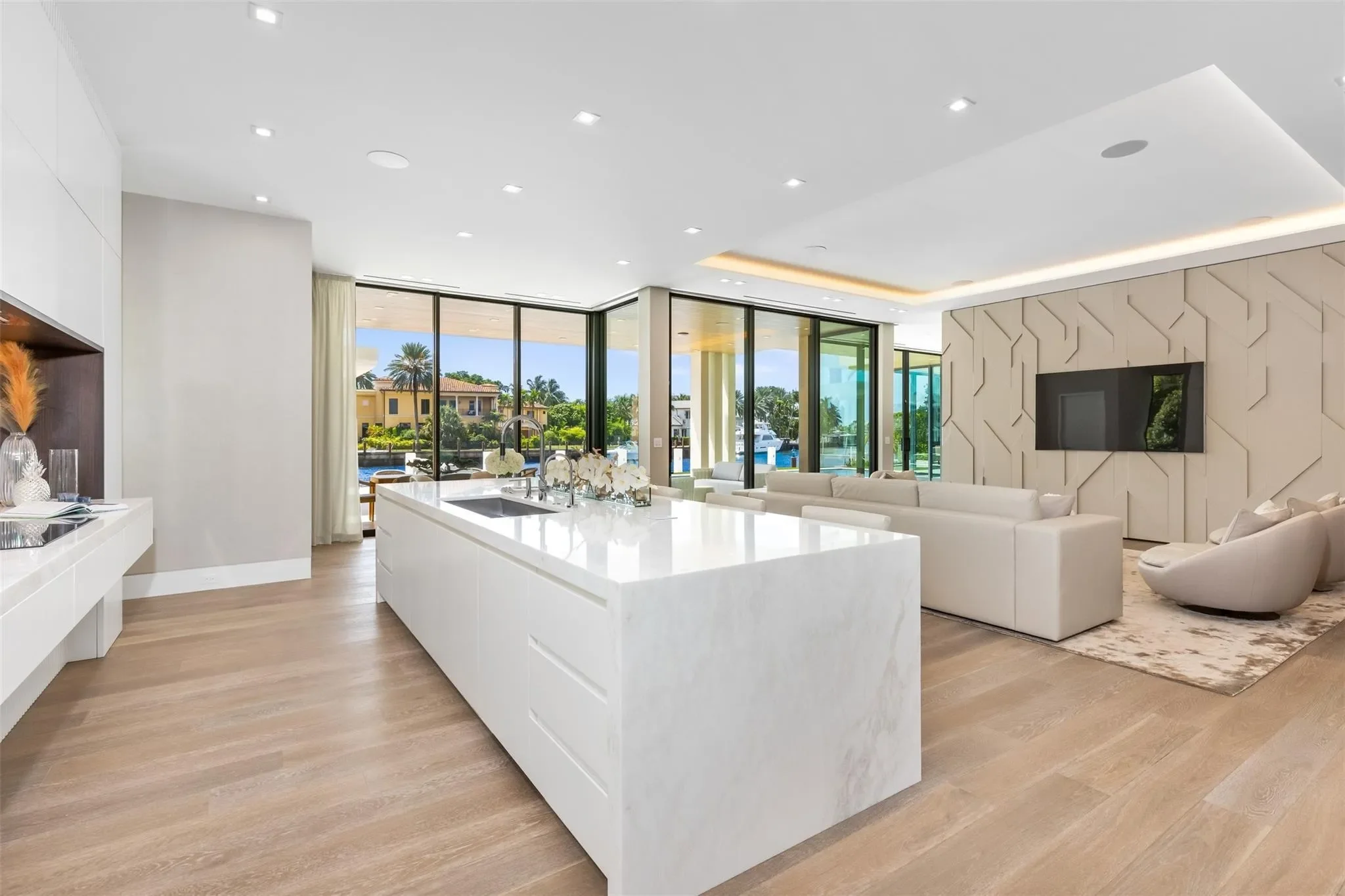 68 Isla Bahia Drive, Fort Lauderdale, Florida, United States. - Photo 15
