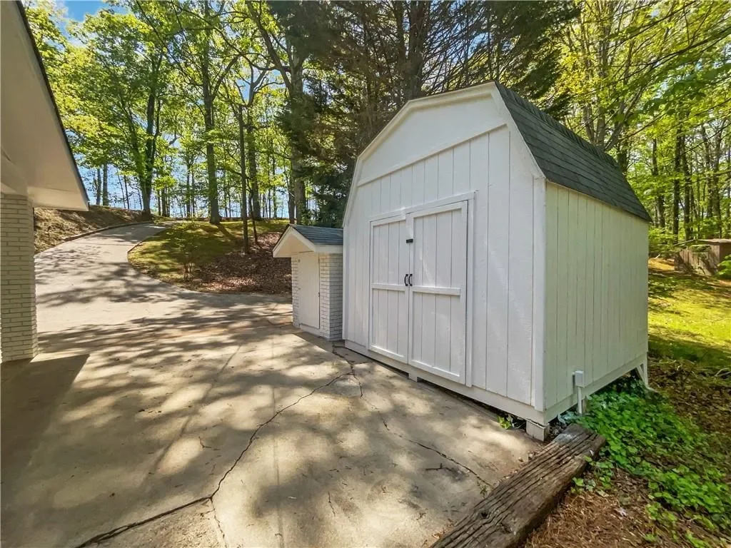 6095 Blackberry Lane, Buford, Georgia, United States. - Photo 35