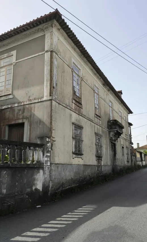 Farmhouse for Sale in Fiães