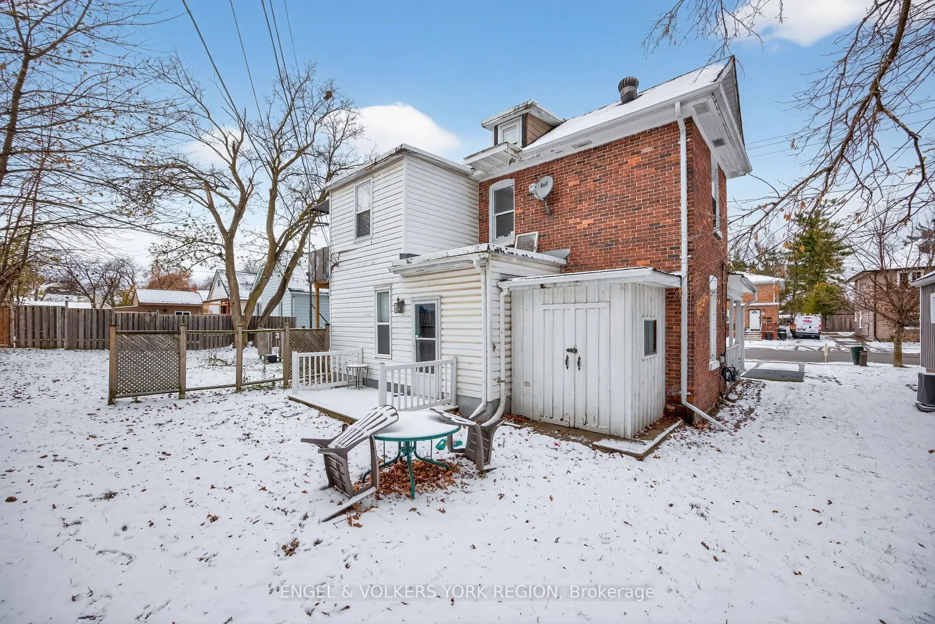 Exterior photo 7