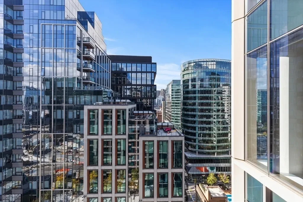 135 Seaport, Boston, Massachusetts, United States. - Photo 5