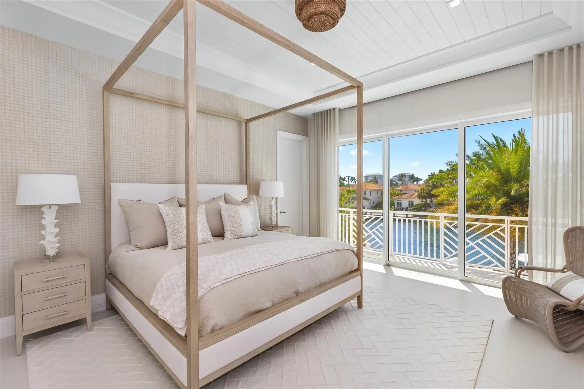 2520 Del Lago Dr, Fort Lauderdale, Florida, United States. - Photo 87