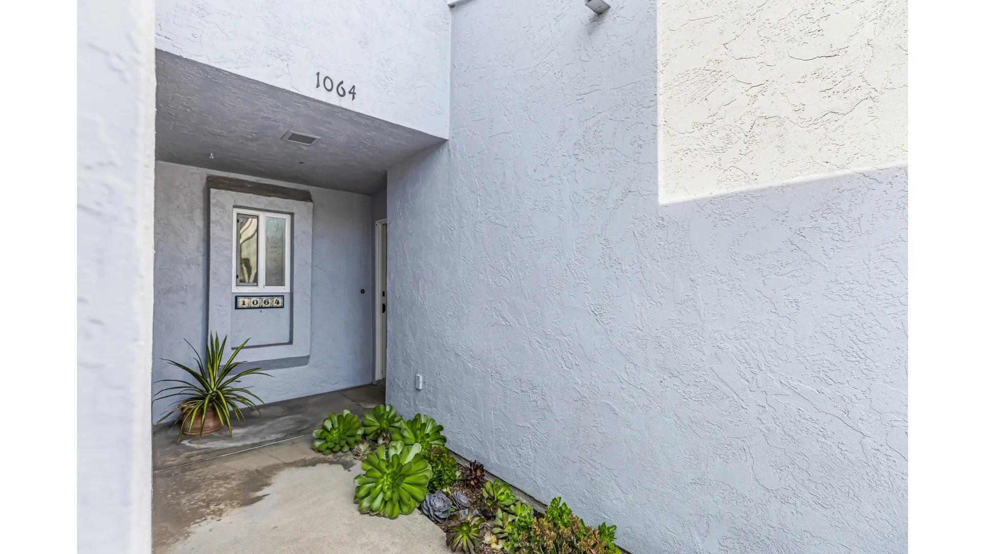 1064 Isabella Ave, Coronado, California, United States. - Photo 2