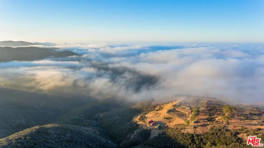 9950 COTHARIN Road, Malibu, California, United States. - Photo 19