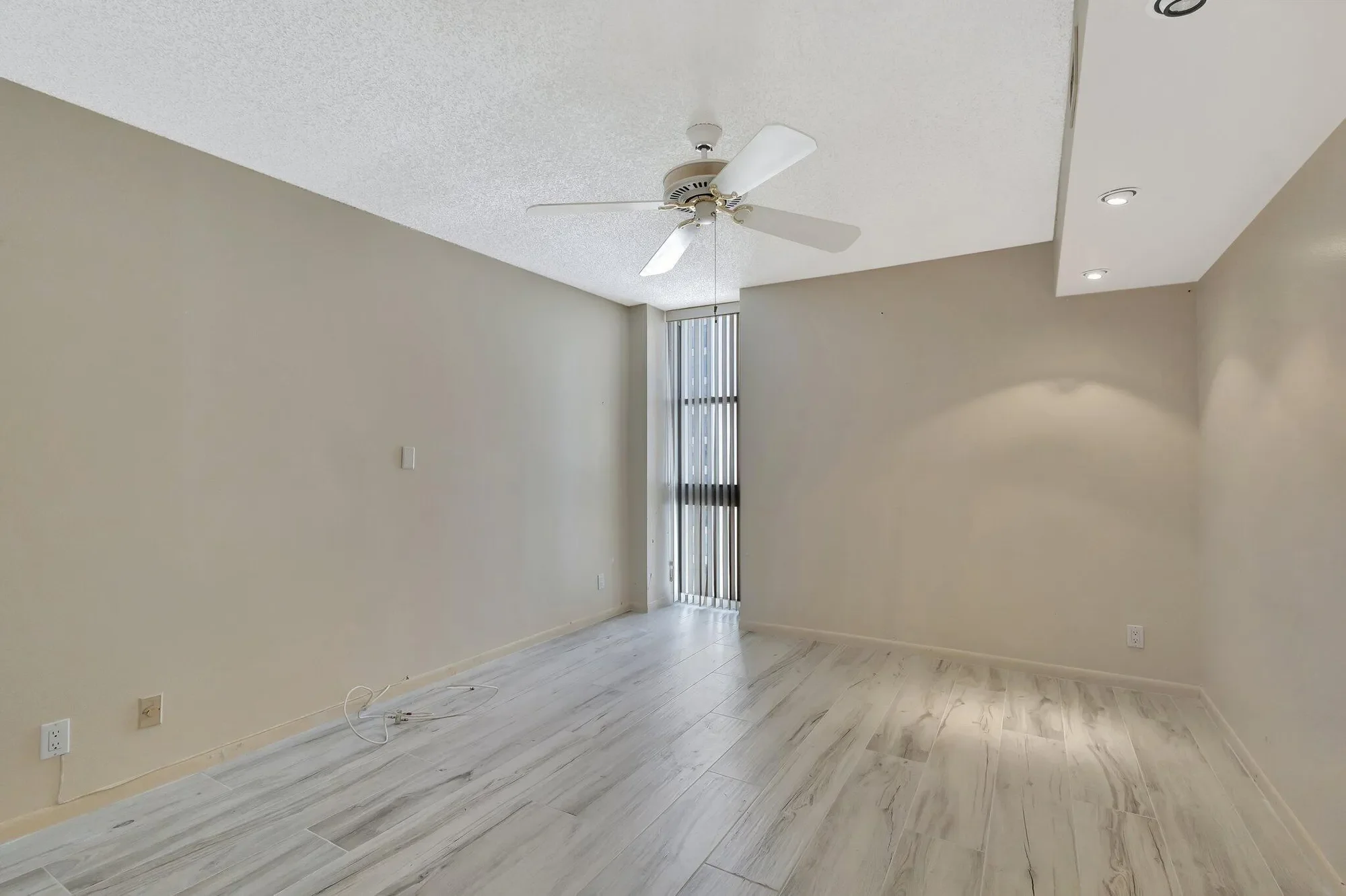 1010 S Ocean Boulevard, Hillsboro Beach, Florida, United States. - Photo 20