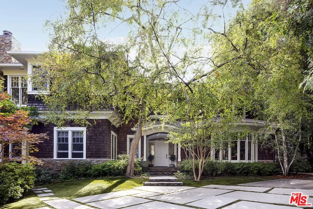 2041 Mandeville Canyon Road, Los Angeles, California, United States. - Photo 22