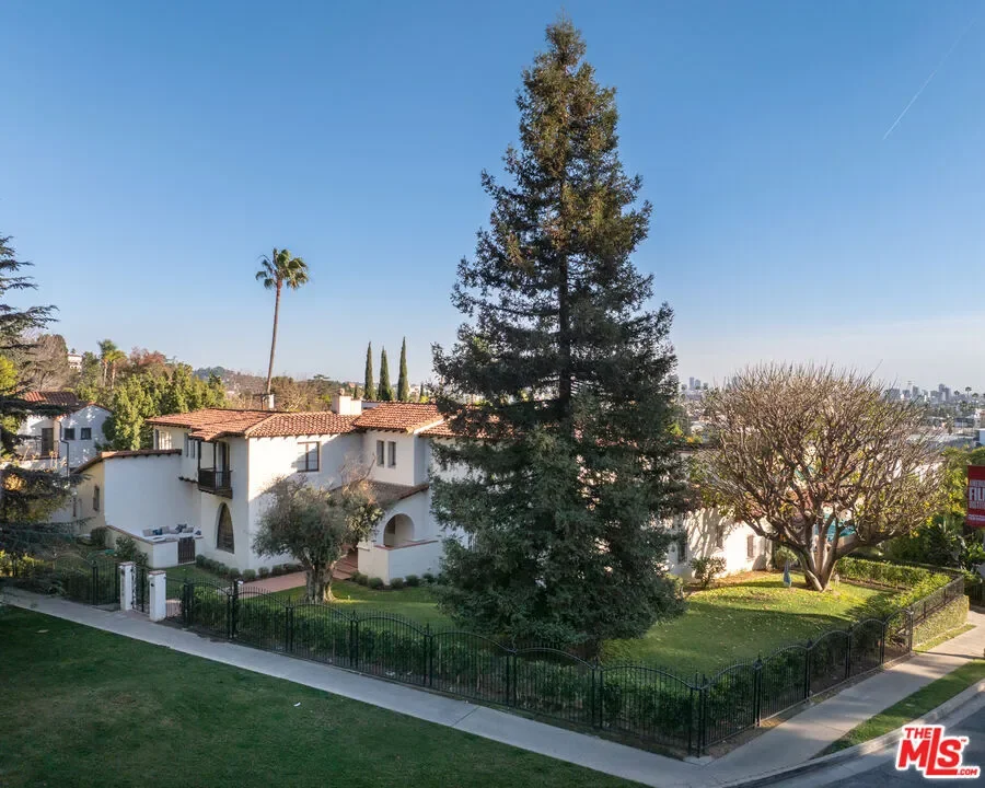 5470 Los Feliz Boulevard, Los Angeles, California, United States. - Photo 23