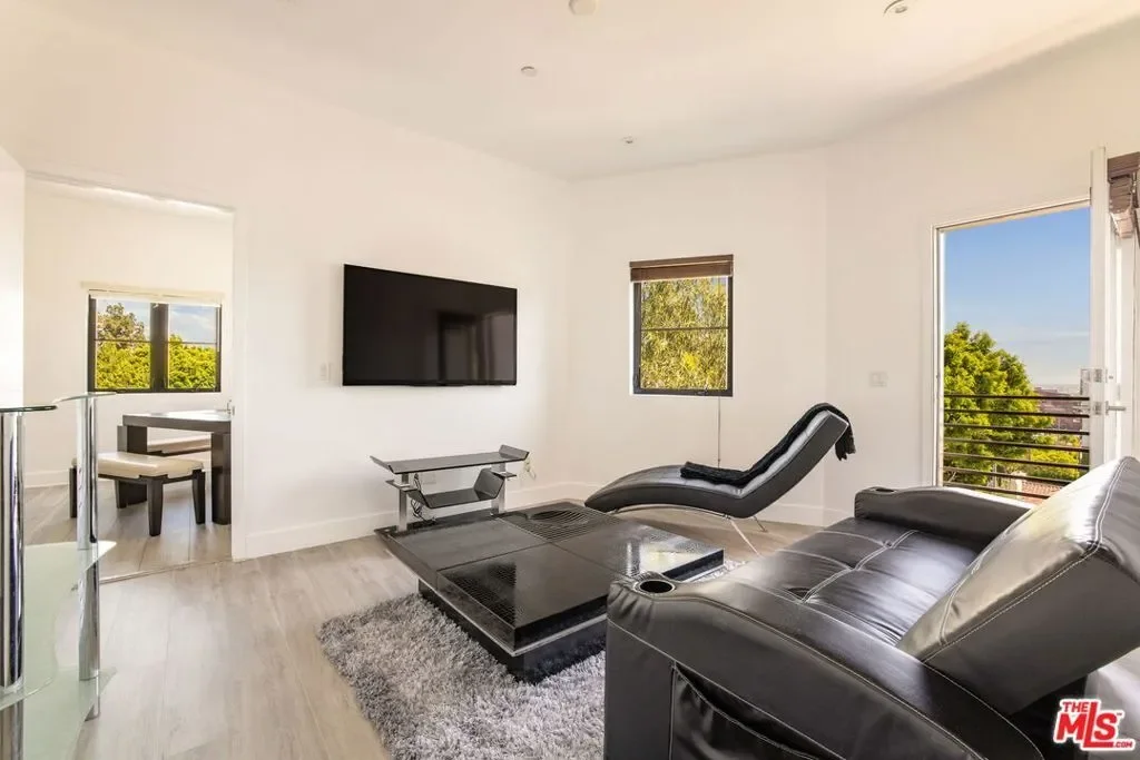 8788 Shoreham Drive 43, Los Angeles, California, United States. - Photo 15