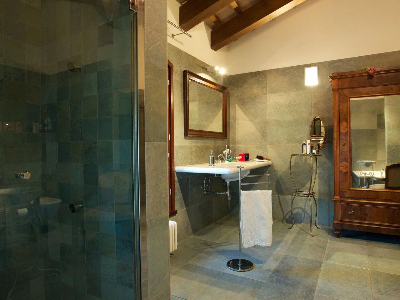 Gallery photo 4