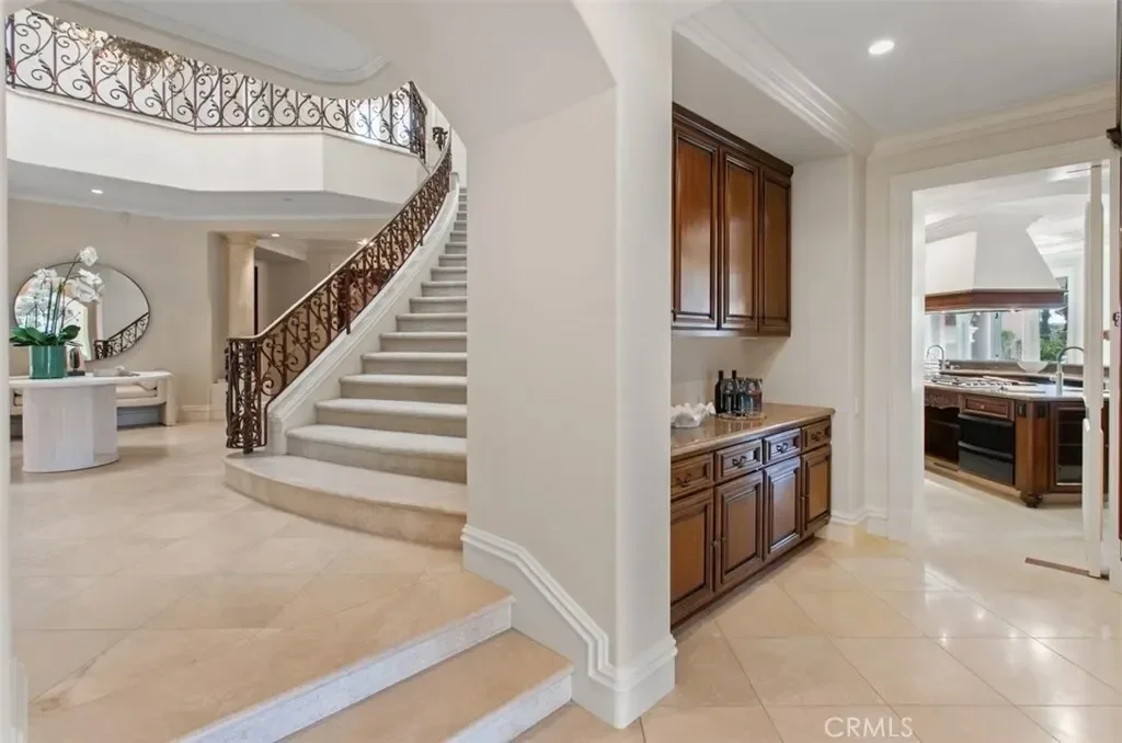 11 Shoreview, Newport Beach, California, United States. - Photo 3
